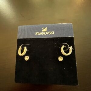 Swarovski earring set. Rhodium plated.